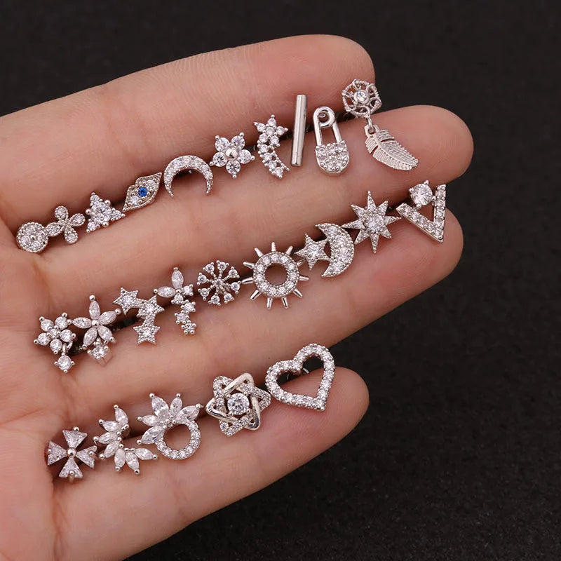 Stylish Örhänge i Guld och Silver 16g - Rostfritt Stål med CZ Stenar för Cartilage, Helix, Tragus och Conch - Säkert Skruvback