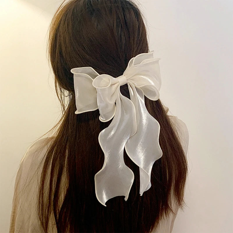 Söt Chiffon Båge Hårklämmor för Flickor - Blå Satin Bows med Glittrande Detaljer för Elegant Håraccessoar