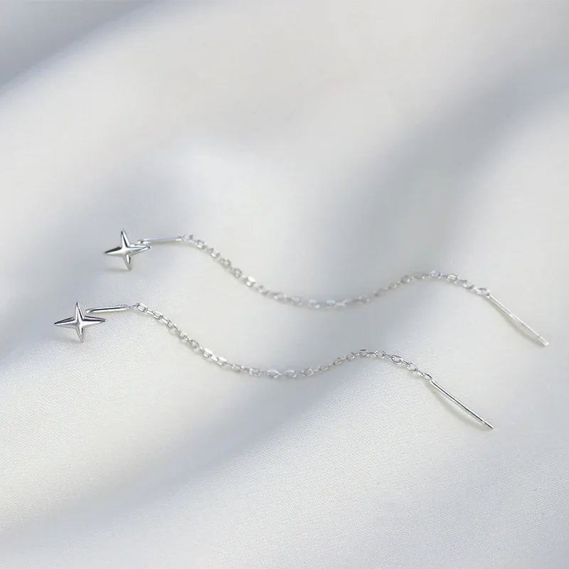 Elegant S925 Silver Örhängen med Mikronålad Zirkon i Blomdesign - Exklusiva Hängande Smycken för En Lyxig Känsla