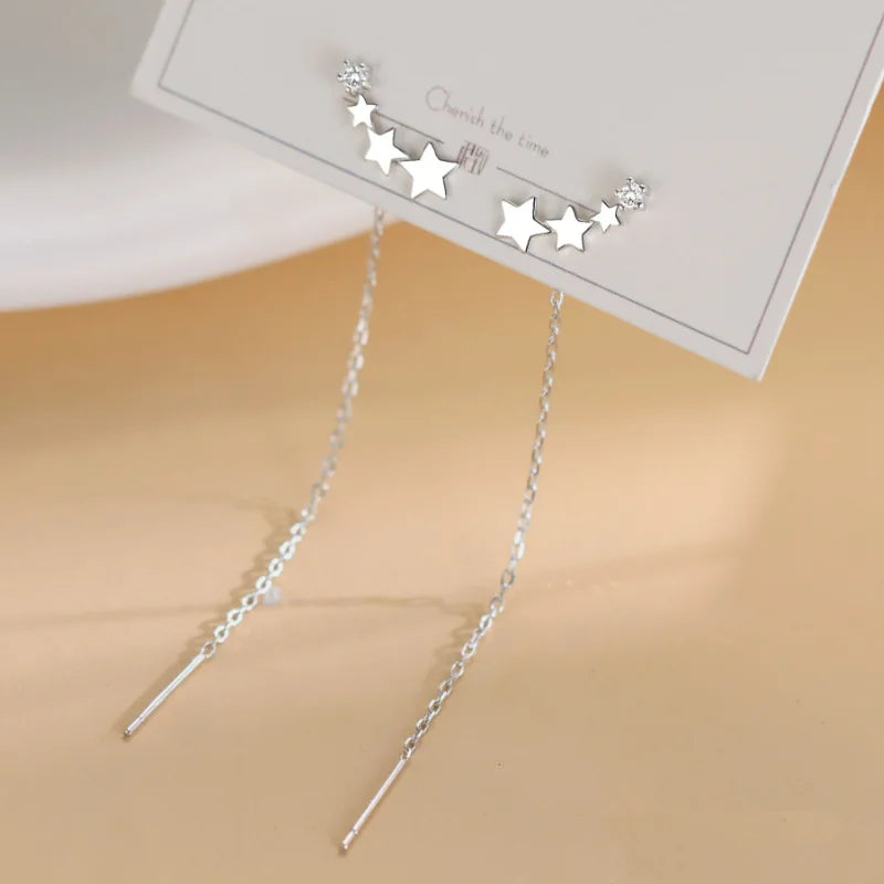 Elegant S925 Silver Örhängen med Mikronålad Zirkon i Blomdesign - Exklusiva Hängande Smycken för En Lyxig Känsla