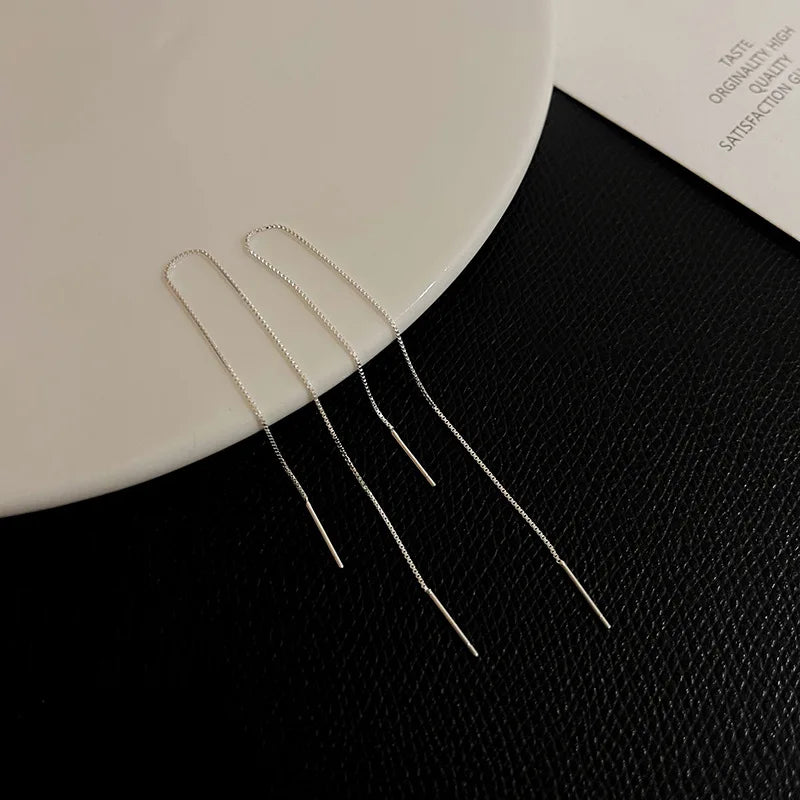 Elegant S925 Silver Örhängen med Mikronålad Zirkon i Blomdesign - Exklusiva Hängande Smycken för En Lyxig Känsla