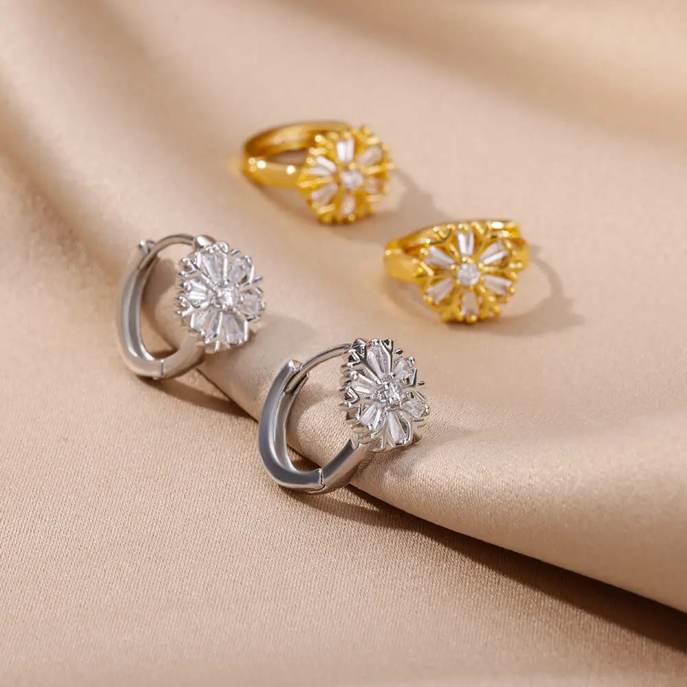 Glittrande Zircon Snöflingeörhängen i Guldton - Eleganta Blommiga Geometriska Hängande Örhängen i Rostfritt Stål för en Lyxig Bröllopslook