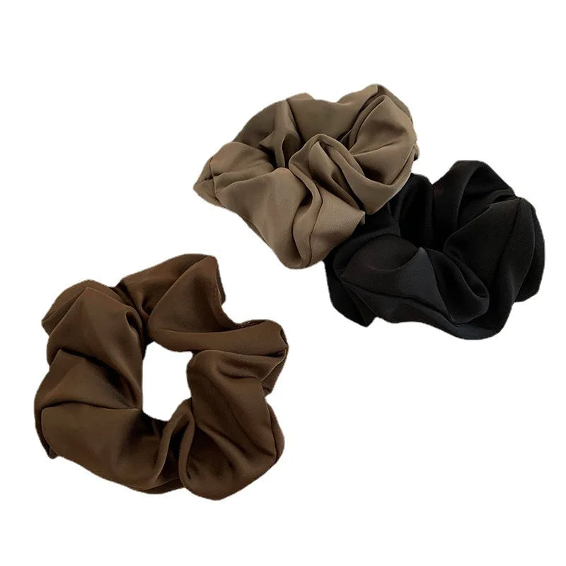 Elegant Satin Scrunchie för Kvinnor - Koreansk Stil Hårband för Hästsvans - Lyxigt Håraccessoar i Silkessatin
