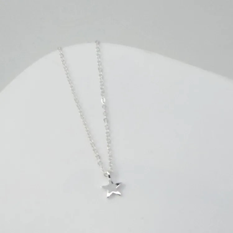 Trendig Stjärnhänge - Minimalistisk Guld och Silver Halsband för Kvinnor