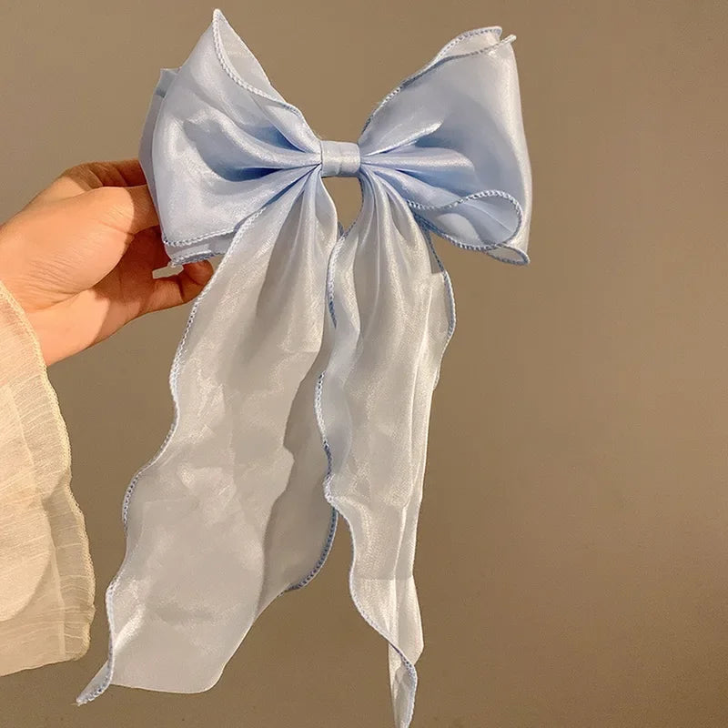 Söt Chiffon Båge Hårklämmor för Flickor - Blå Satin Bows med Glittrande Detaljer för Elegant Håraccessoar