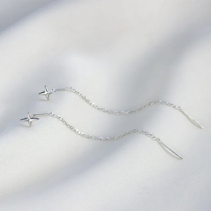 Elegant S925 Silver Örhängen med Mikronålad Zirkon i Blomdesign - Exklusiva Hängande Smycken för En Lyxig Känsla