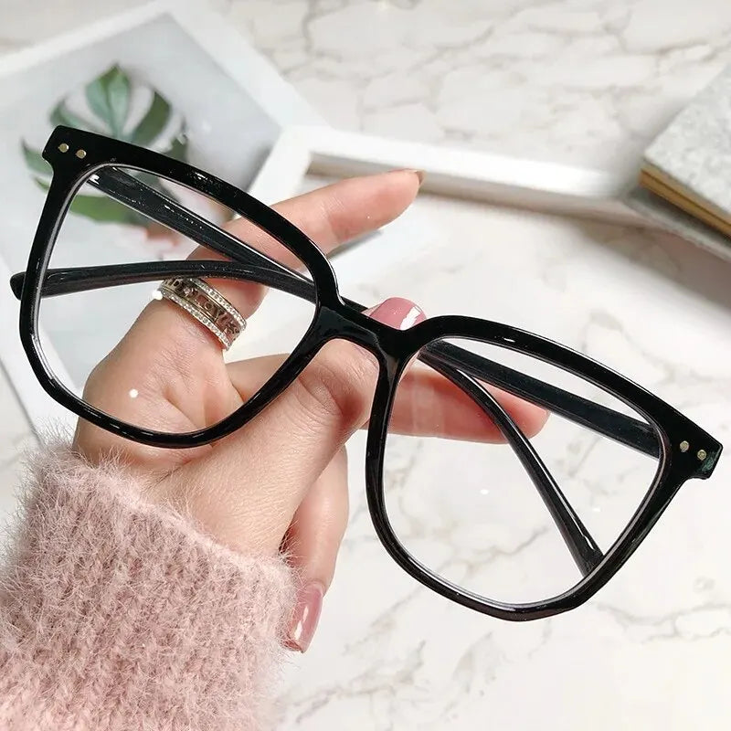 Retro Anti-Blåljus Glasögon för Kvinnor - Eleganta Ram med Platt Design för Skydd och Stil