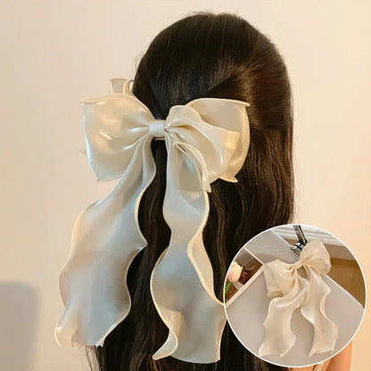 Söt Chiffon Båge Hårklämmor för Flickor - Blå Satin Bows med Glittrande Detaljer för Elegant Håraccessoar