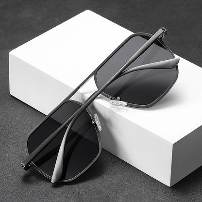 Lyxiga Metallisk Photochromic Solglasögon för Män och Kvinnor - Fashion Polariserade Sunglasses - Stiliga Kameleon Antiglans Körtillägg UV400