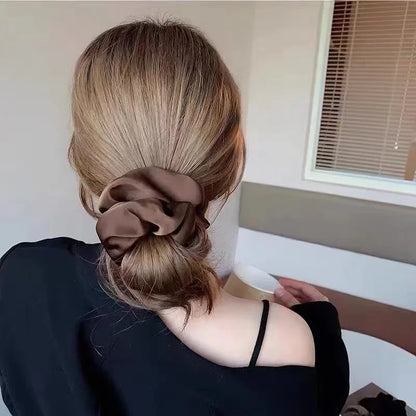 Elegant Satin Scrunchie för Kvinnor - Koreansk Stil Hårband för Hästsvans - Lyxigt Håraccessoar i Silkessatin