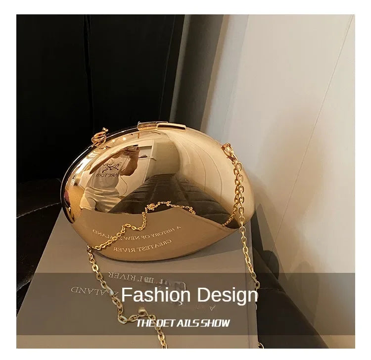 Chic Acrylic Shell Bag
✨ Modern design for special evenings
- Shiny and sleek in gold and silver
- Perfect for parties and events
- Lightweight with a durable shoulder strap
📦 Buy now a