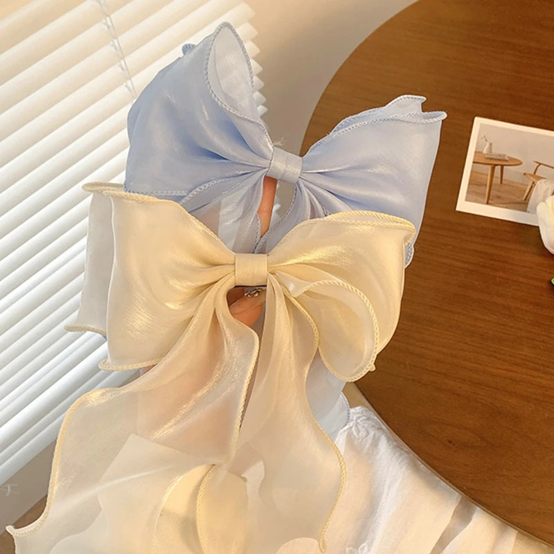 Söt Chiffon Båge Hårklämmor för Flickor - Blå Satin Bows med Glittrande Detaljer för Elegant Håraccessoar