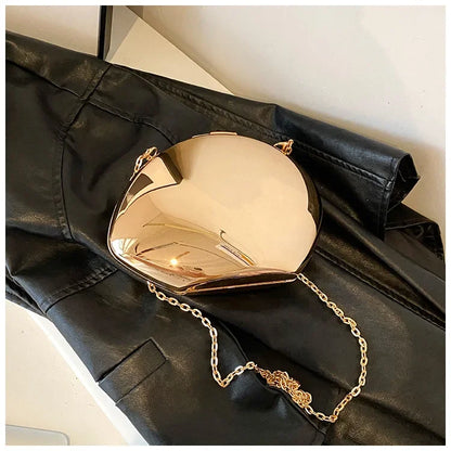 Chic Acrylic Shell Bag
✨ Modern design for special evenings
- Shiny and sleek in gold and silver
- Perfect for parties and events
- Lightweight with a durable shoulder strap
📦 Buy now a