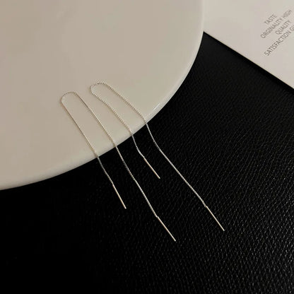 Elegant S925 Silver Örhängen med Mikronålad Zirkon i Blomdesign - Exklusiva Hängande Smycken för En Lyxig Känsla