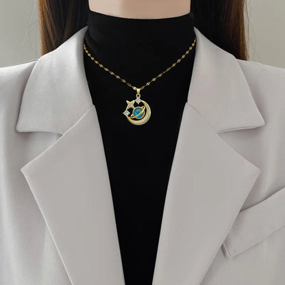 Lätt Lyxig Titanium Stål Stjärnserie Halsband för Kvinnor - Guldfärgad Planet, Måne och Astronaut Pärl-Halsband. Perfekta Smycken för Gåvor!