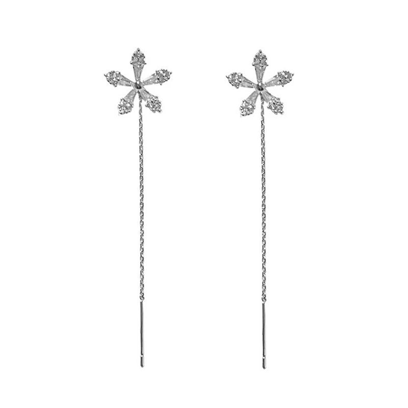 Elegant S925 Silver Örhängen med Mikronålad Zirkon i Blomdesign - Exklusiva Hängande Smycken för En Lyxig Känsla