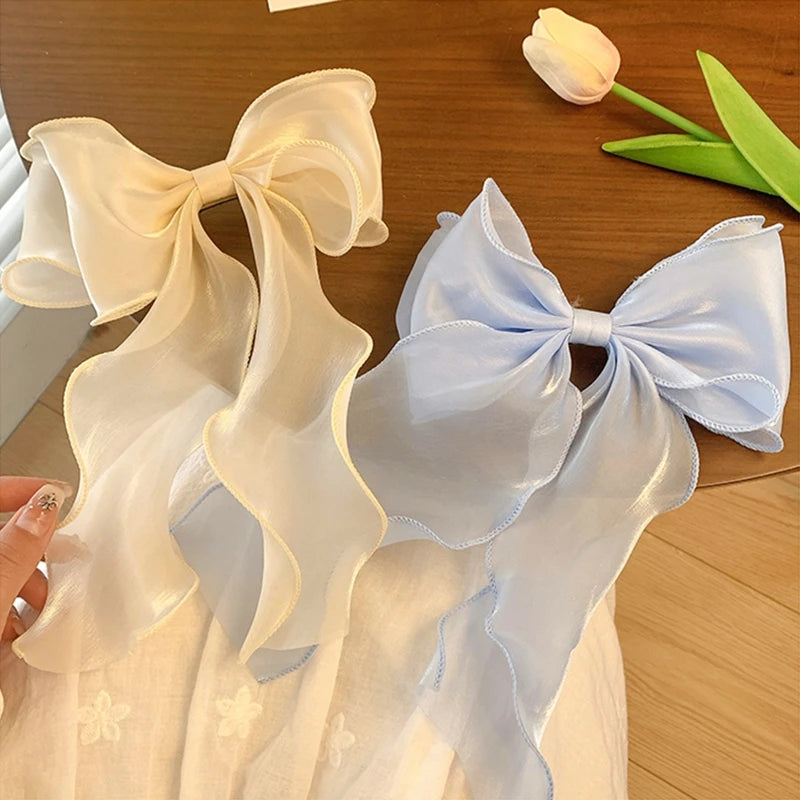 Söt Chiffon Båge Hårklämmor för Flickor - Blå Satin Bows med Glittrande Detaljer för Elegant Håraccessoar