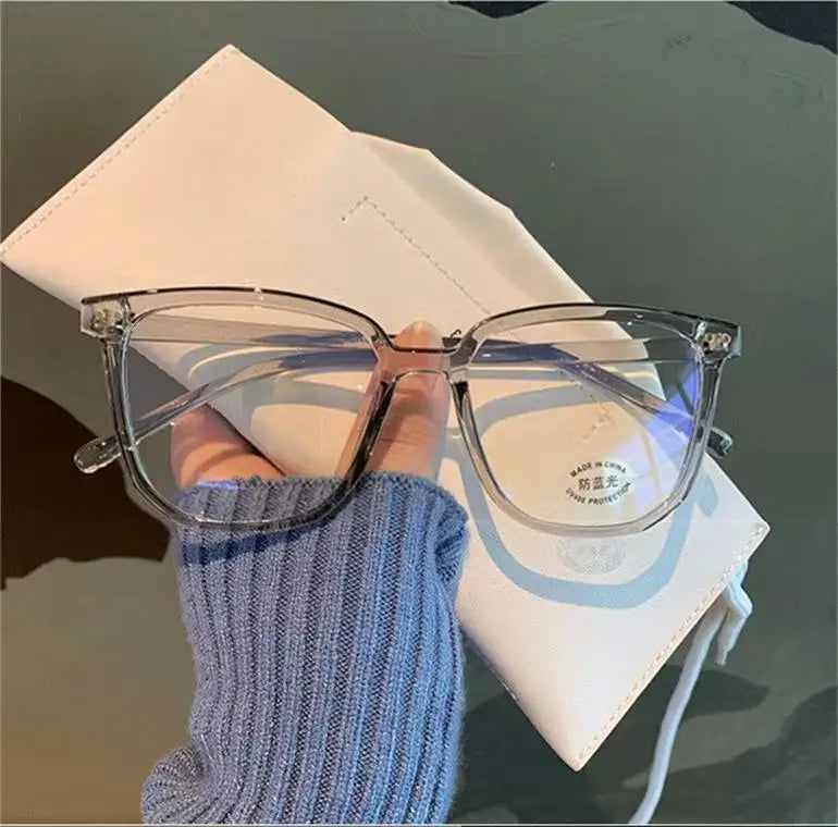 Retro Anti-Blåljus Glasögon för Kvinnor - Eleganta Ram med Platt Design för Skydd och Stil