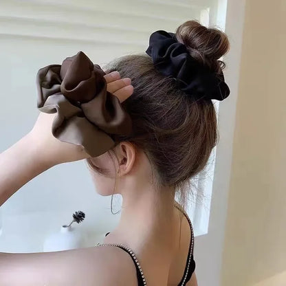 Elegant Satin Scrunchie för Kvinnor - Koreansk Stil Hårband för Hästsvans - Lyxigt Håraccessoar i Silkessatin