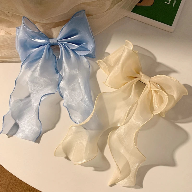 Söt Chiffon Båge Hårklämmor för Flickor - Blå Satin Bows med Glittrande Detaljer för Elegant Håraccessoar