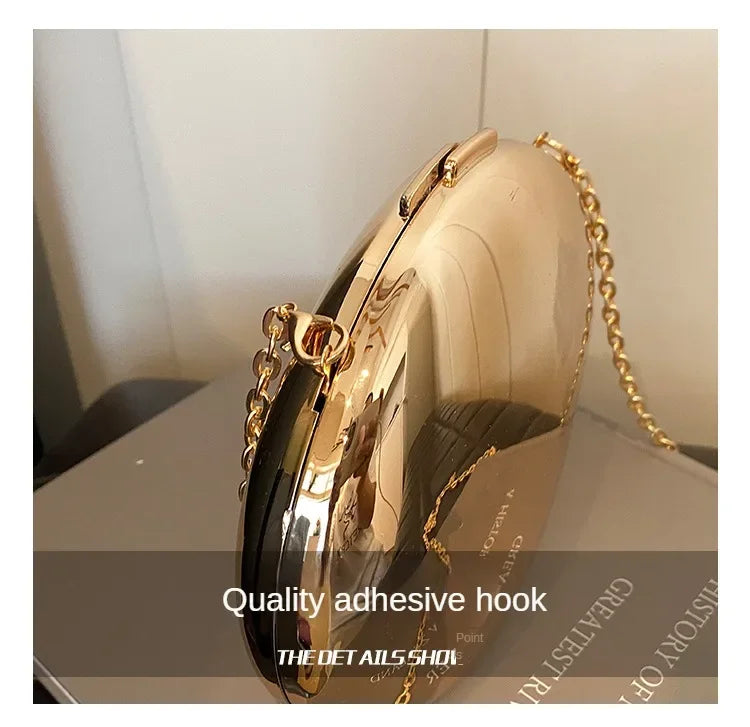 Chic Acrylic Shell Bag
✨ Modern design for special evenings
- Shiny and sleek in gold and silver
- Perfect for parties and events
- Lightweight with a durable shoulder strap
📦 Buy now a