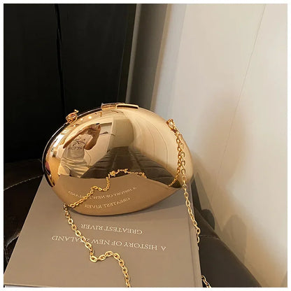 Chic Acrylic Shell Bag
✨ Modern design for special evenings
- Shiny and sleek in gold and silver
- Perfect for parties and events
- Lightweight with a durable shoulder strap
📦 Buy now a
