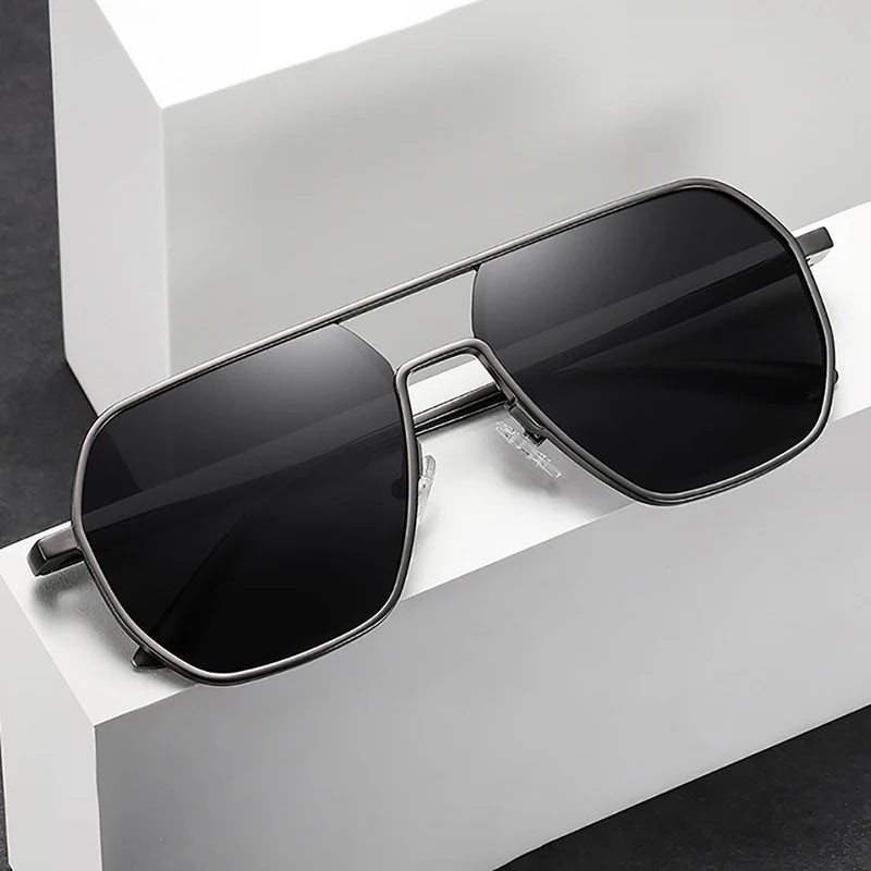 Lyxiga Metallisk Photochromic Solglasögon för Män och Kvinnor - Fashion Polariserade Sunglasses - Stiliga Kameleon Antiglans Körtillägg UV400
