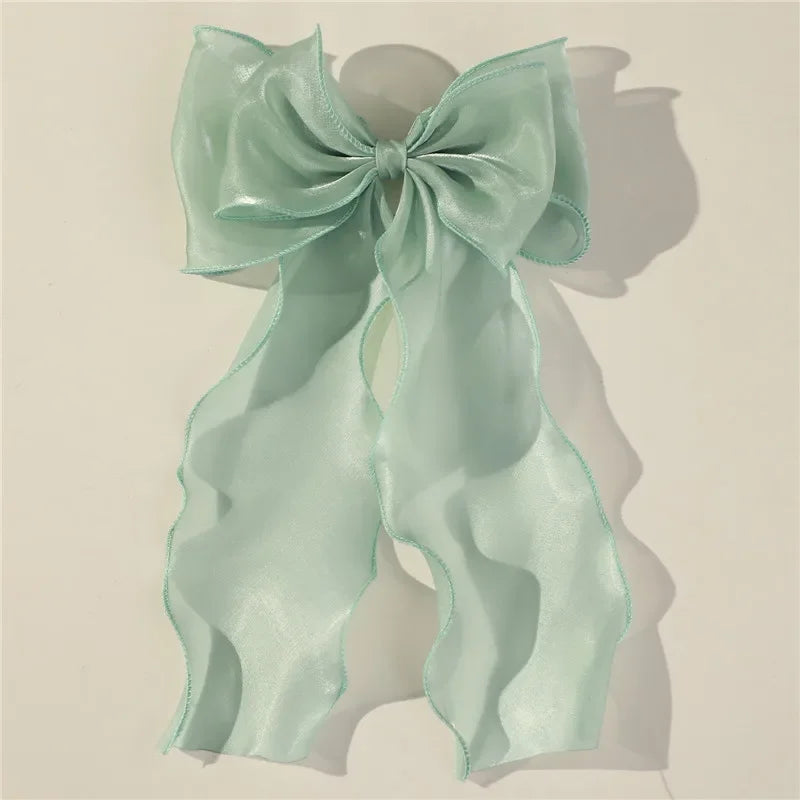 Söt Chiffon Båge Hårklämmor för Flickor - Blå Satin Bows med Glittrande Detaljer för Elegant Håraccessoar