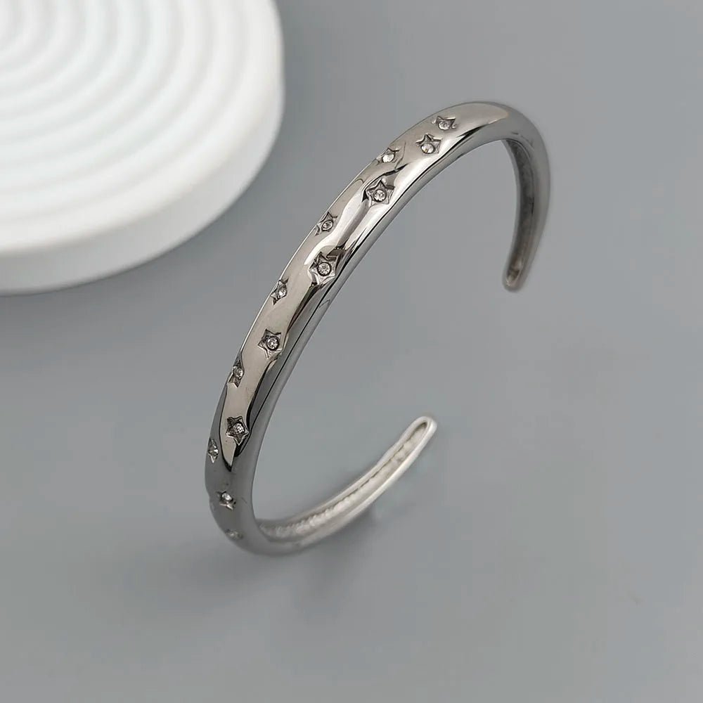 Charming gold - plated 18K stainless steel five - pointed star women's bracelet, high - quality waterproof jewelry, wedding team gift - Hamora
