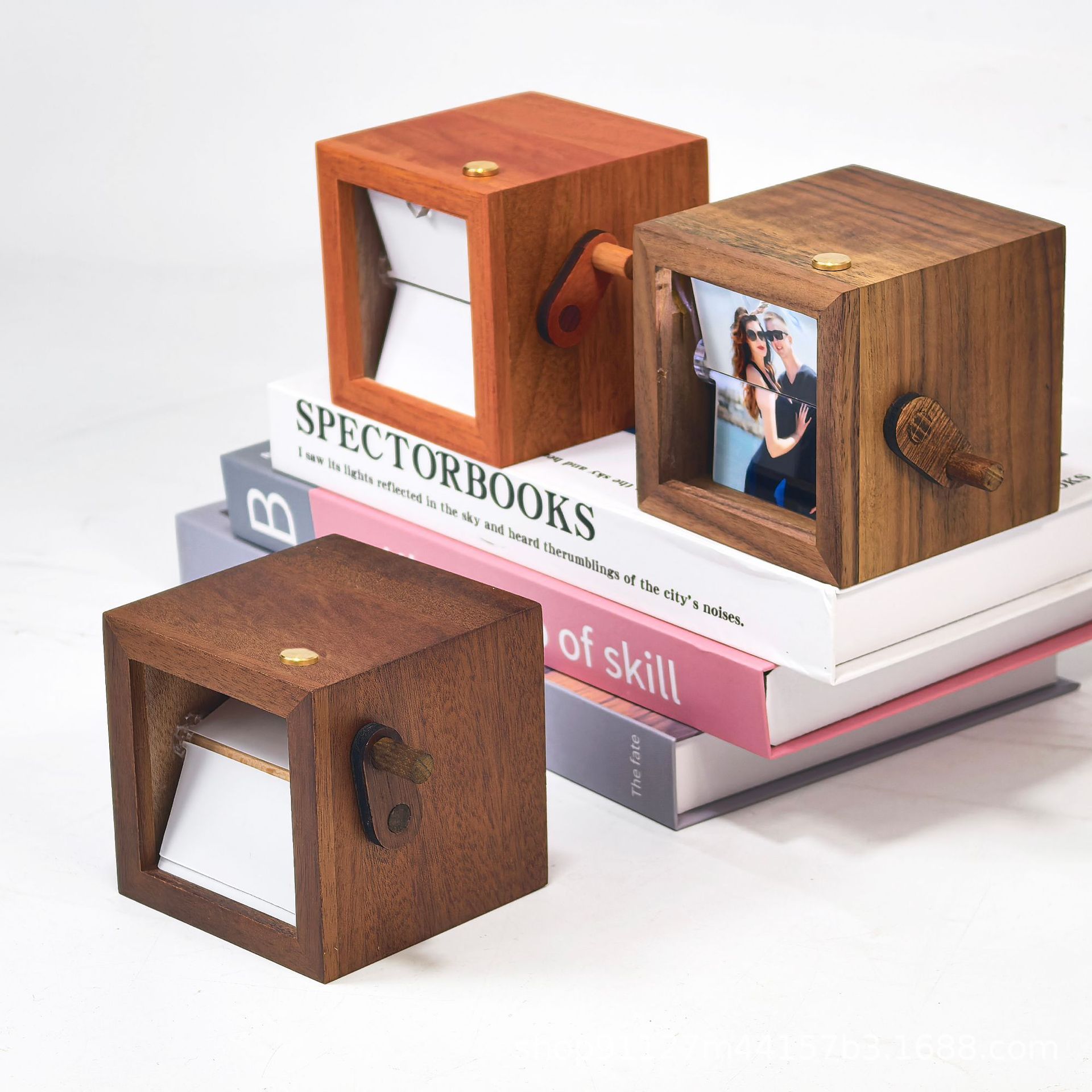 Customized Hand Cranked Flipping Book Photo Machine - Hamora