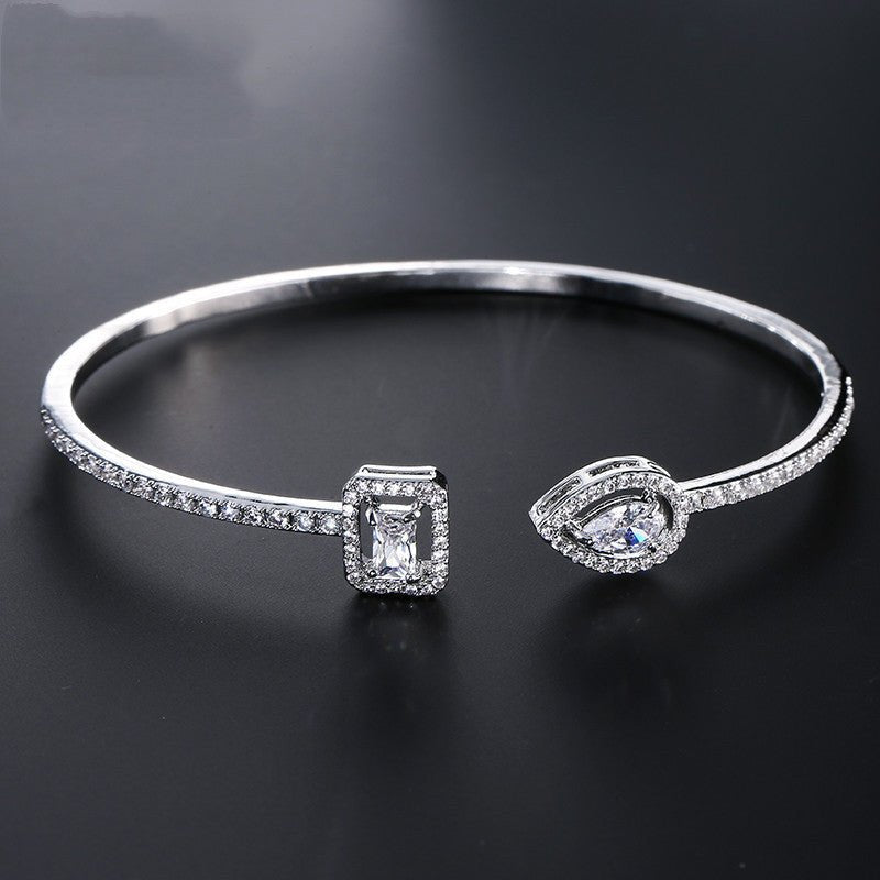 Simple And Exquisite Bracelet With Micro Inlaid AAA Zircon - Hamora